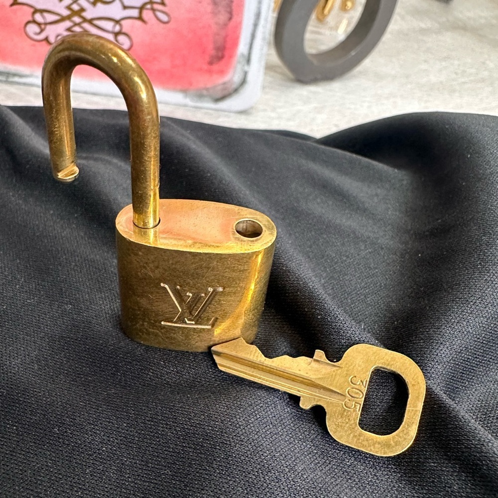 Louis Vuitton Gold Padlock with Key #305